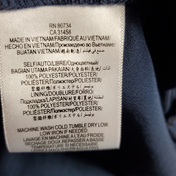 BCBGeneration Navy Blue Floral Long Sleeve Romper Bow Tie Neck XS Preowned - Picture 9 of 9